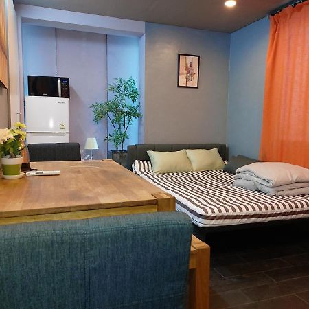 Buzz Guesthouse Hostel Seoul Bagian luar foto