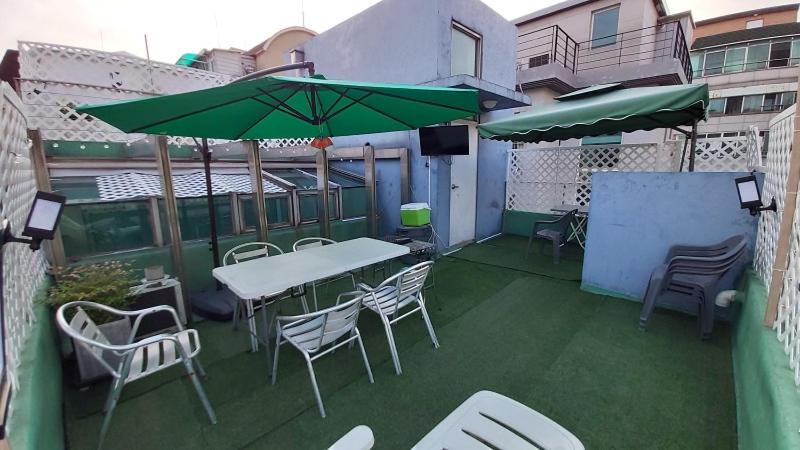 Buzz Guesthouse Hostel Seoul Bagian luar foto