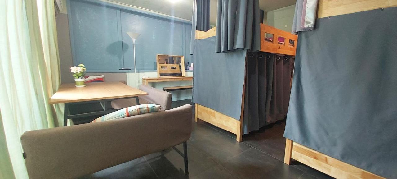 Buzz Guesthouse Hostel Seoul Bagian luar foto