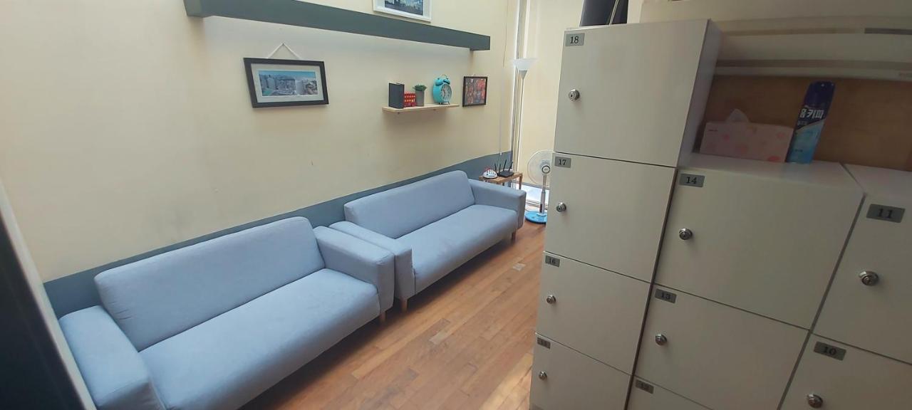 Buzz Guesthouse Hostel Seoul Bagian luar foto