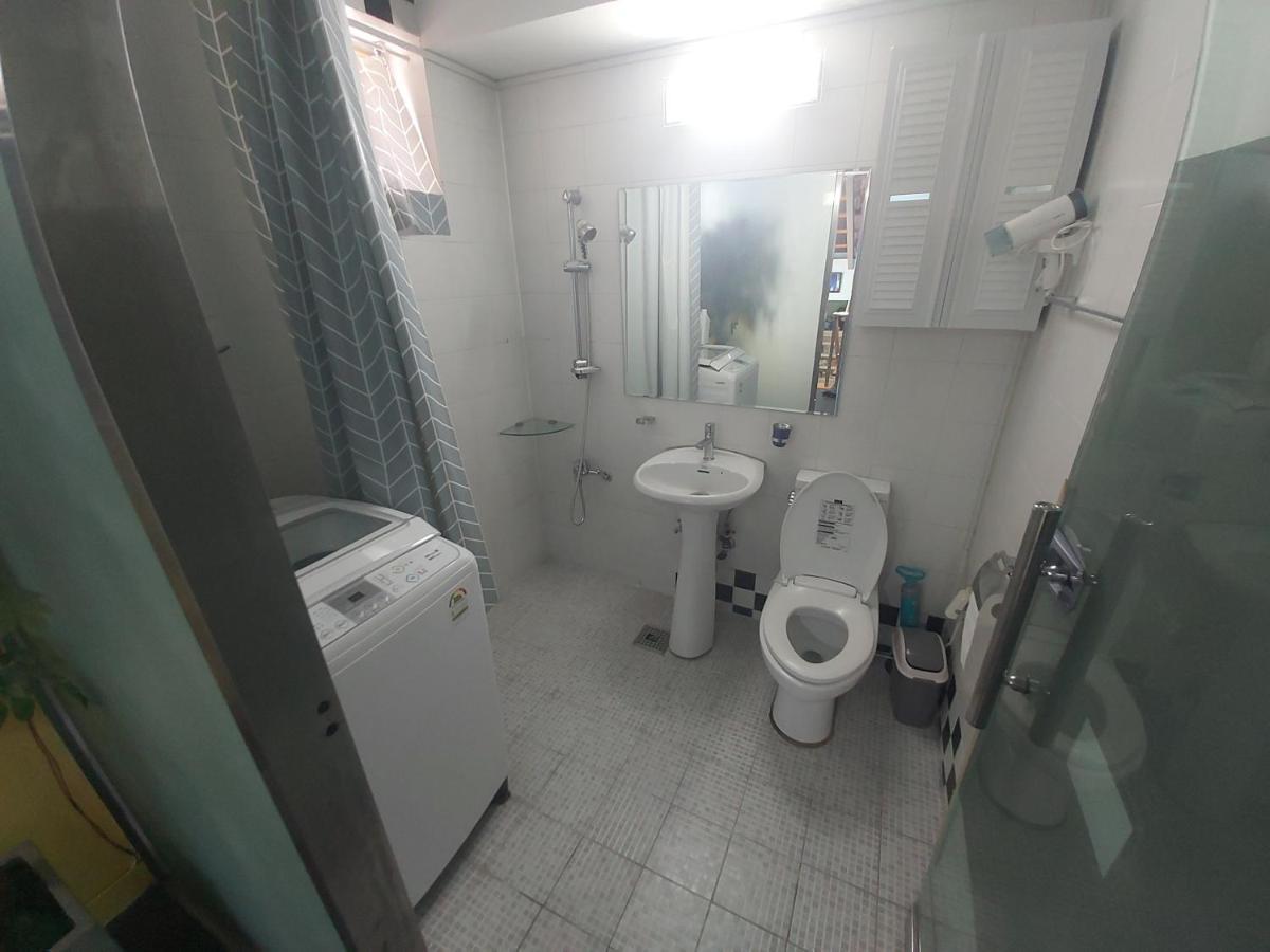 Buzz Guesthouse Hostel Seoul Bagian luar foto