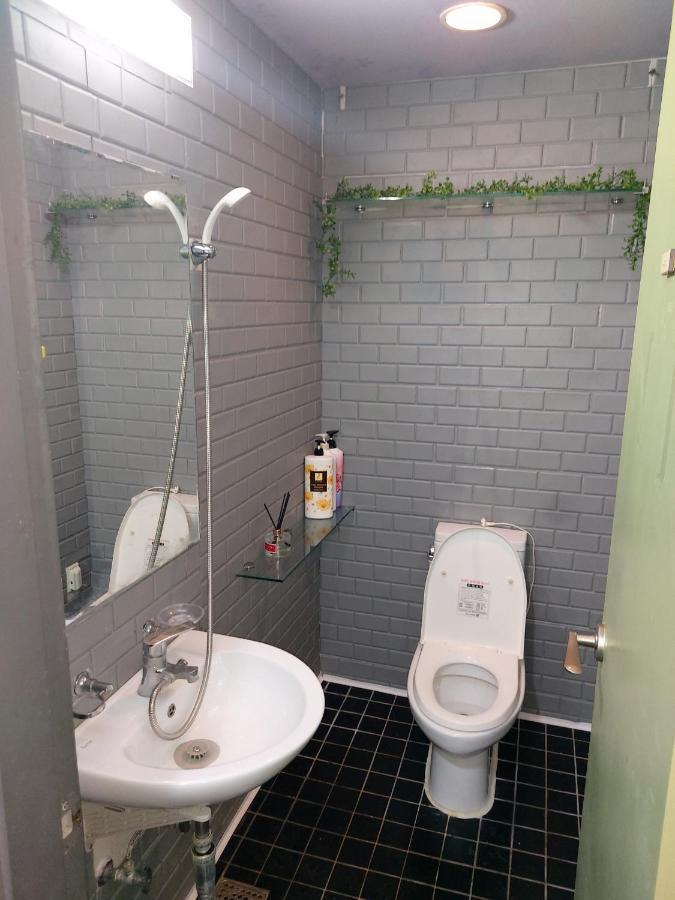 Buzz Guesthouse Hostel Seoul Bagian luar foto